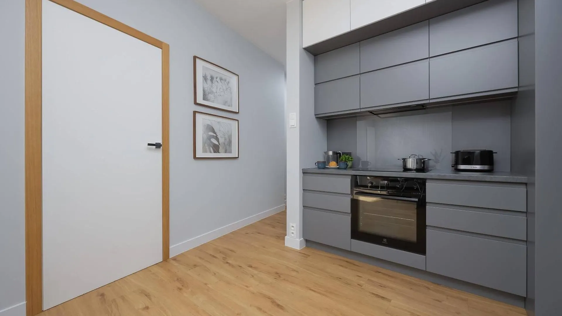 Modern Apartment With Air Conditioning And Parking Near The Pge Stadium In Warsaw By Noclegi Renters 0*,  Poland
