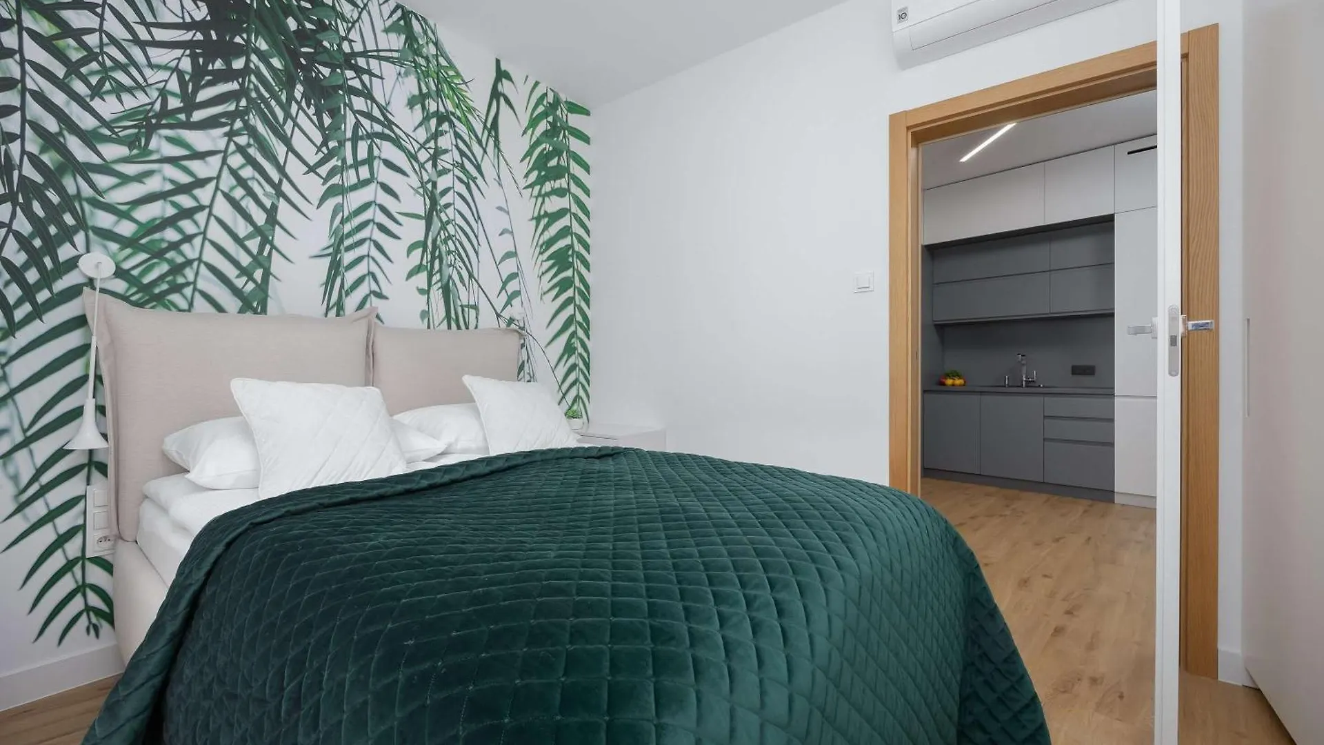 Modern Apartment With Air Conditioning And Parking Near The Pge Stadium In Warsaw By Noclegi Renters